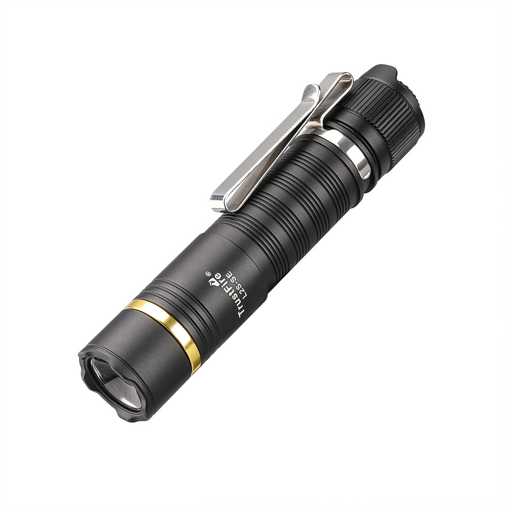 L2S-SE  Flashlight has a maximum brightness of 1050 lumens and is stable and reliable in outdoor activities (disposable battery)