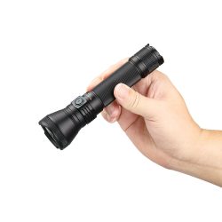 MT40 HIGH-BRIGHTNESS MAGNETIC LONG-RANGE FLASHLIGHT 2000 LUMENS 16 HOURS
